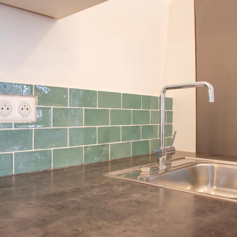Superbe Appartement Calme 85m², à deux pas du Centre - Two-Bedroom Apartment - 12