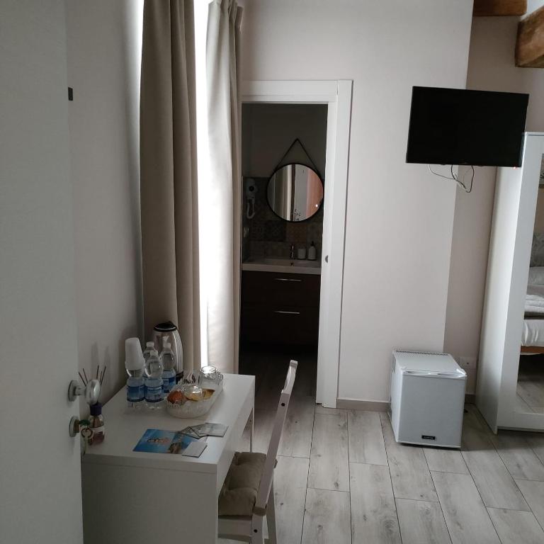 Residenza Borgo Guazzo - Camera Matrimoniale/Doppia con Letti Singoli con Bagno Privato - 3