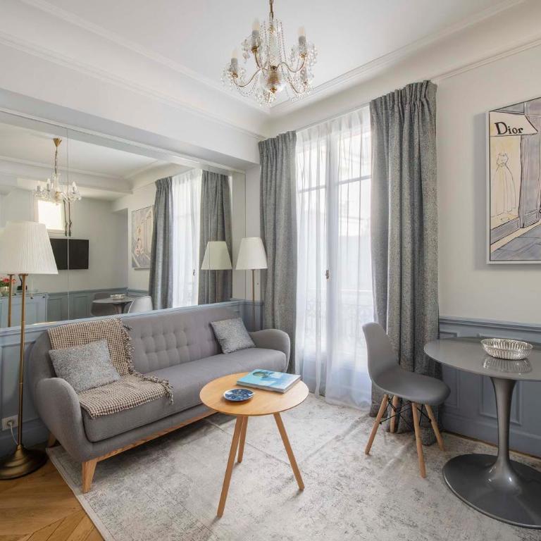 LE BEAU MARAIS - Luxury Apartments, AIR COND, LIFT - Deluxe Queen SUITE AGATE - 3