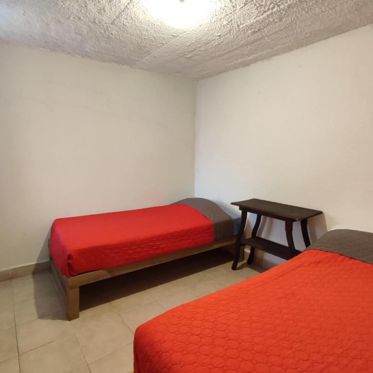 Hostal IKAL - Triple Room with Shared Bathroom - 5