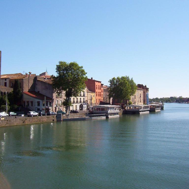 3 bedroom modern apartment in historic building overlooking river herault - Appartement 3 Chambres - 1