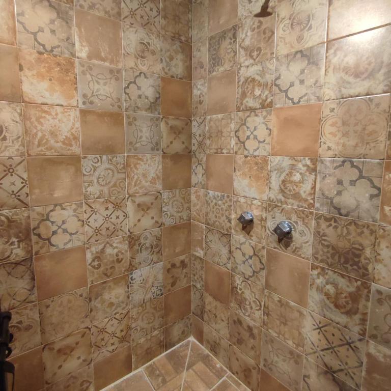 Hostal IKAL - Triple Room with Shared Bathroom - 10