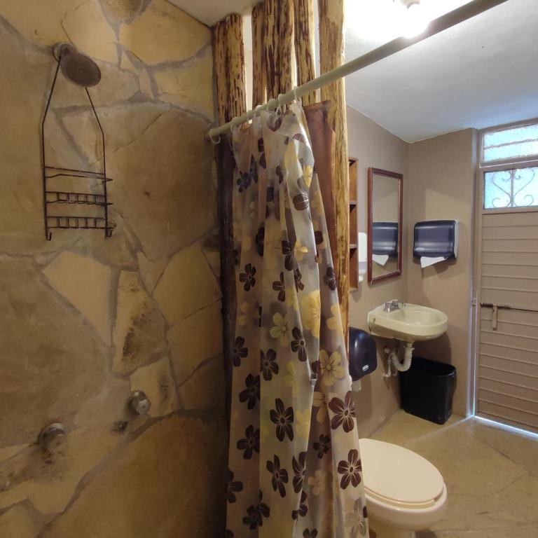 Hostal IKAL - Triple Room with Shared Bathroom - 12