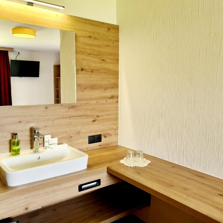 Hotel Alpenhof*** - Doppelzimmer - 13
