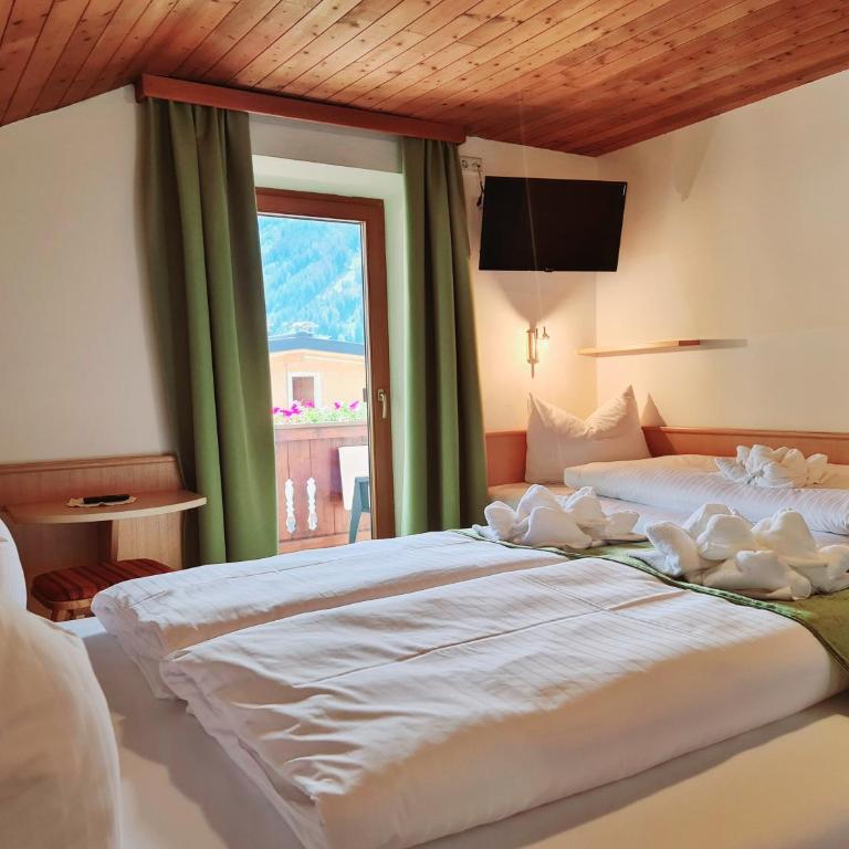 Hotel Alpenhof*** - Basic Dreibettzimmer - 10
