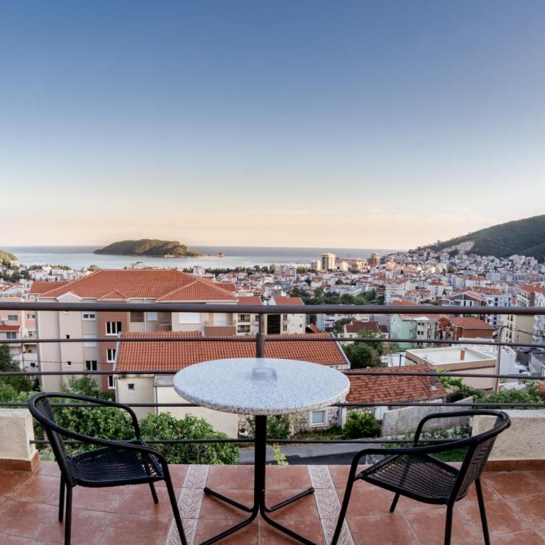 Matej - Twin Room with Sea View - 9