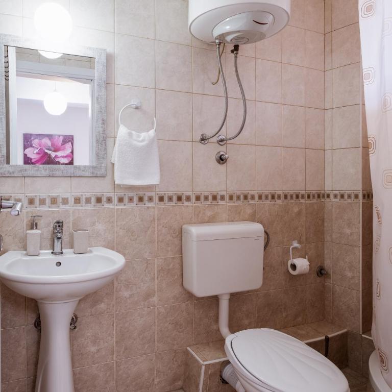 Matej - Twin Room with Sea View - 12