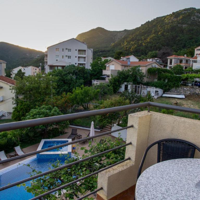 Matej - Twin Room with Sea View - 11