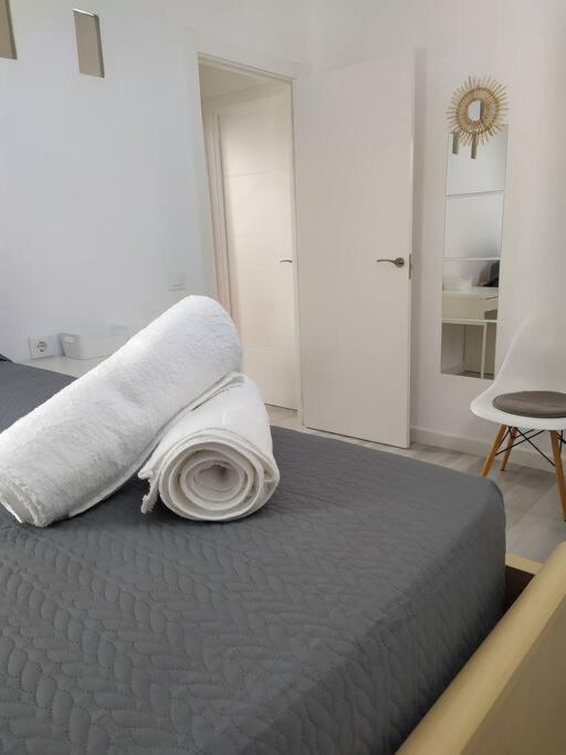 Espectacular piso en la misma plaza del Mentidero. - Apartamento de 3 dormitorios - 25