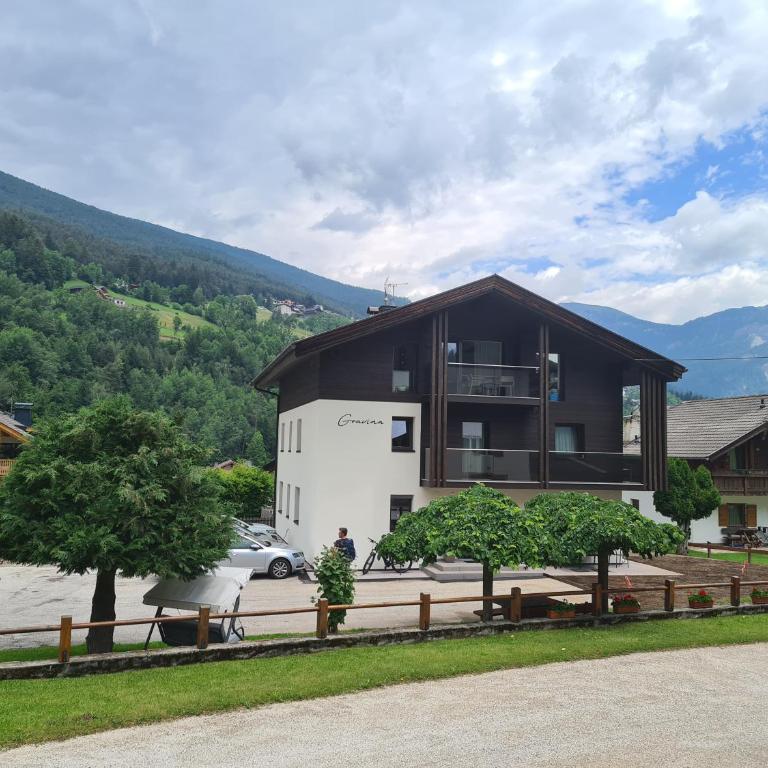 Chalet Gravina - Three-Bedroom Chalet - 1