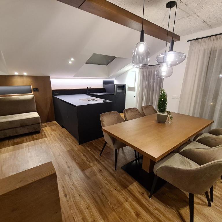 Chalet Gravina - Three-Bedroom Chalet - 12