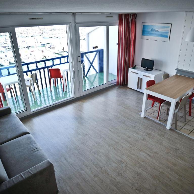 Résidence Mer & Golf Sokoburu - Appartement 2 Chambres (6 Adultes) - Côté Port ou Piscine - 10