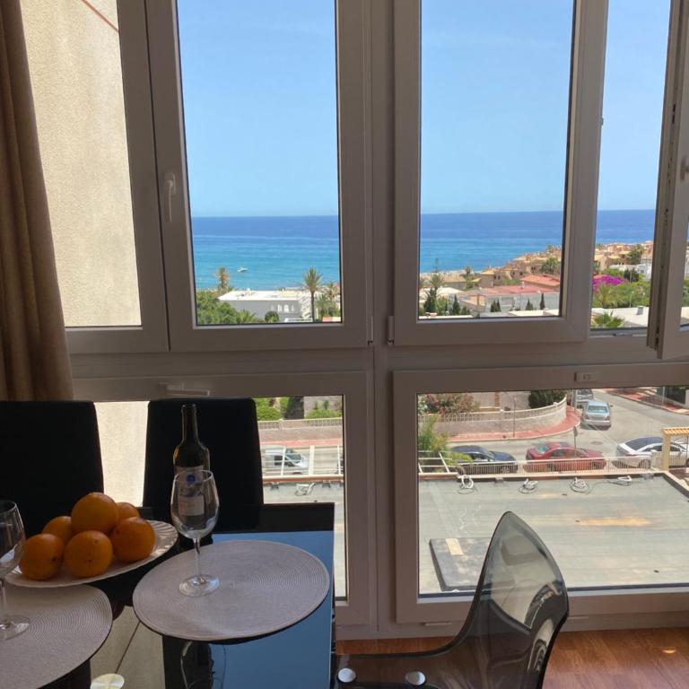 APARTAMENTO CON VISTAS AL MAR Y AL LAGO - One-Bedroom Apartment - 2