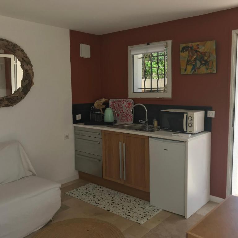 les Chambres d'Amis - Chambre Double ou Lits Jumeaux avec Accès Piscine - 1