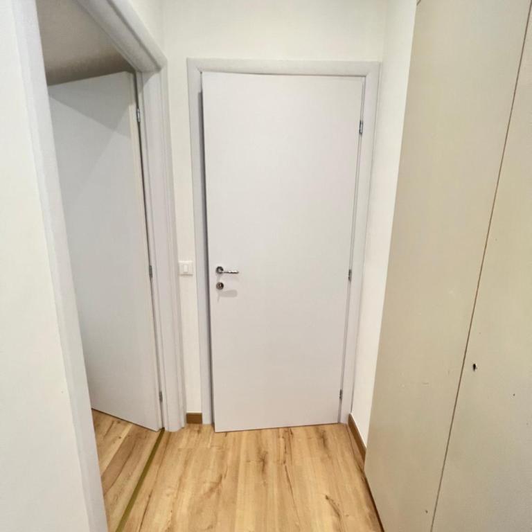 Alla Scalinata del Teatro Rossetti confort suites parcheggio in Viale XX Settembre - Appartamento con 1 Camera da Letto - 23
