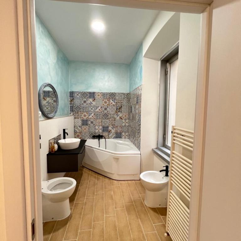 Alla Scalinata del Teatro Rossetti confort suites parcheggio in Viale XX Settembre - Appartamento con 1 Camera da Letto - 17