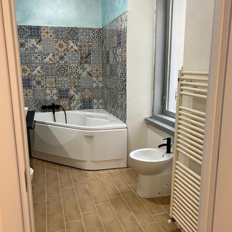 Alla Scalinata del Teatro Rossetti confort suites parcheggio in Viale XX Settembre - Appartamento con 1 Camera da Letto - 19