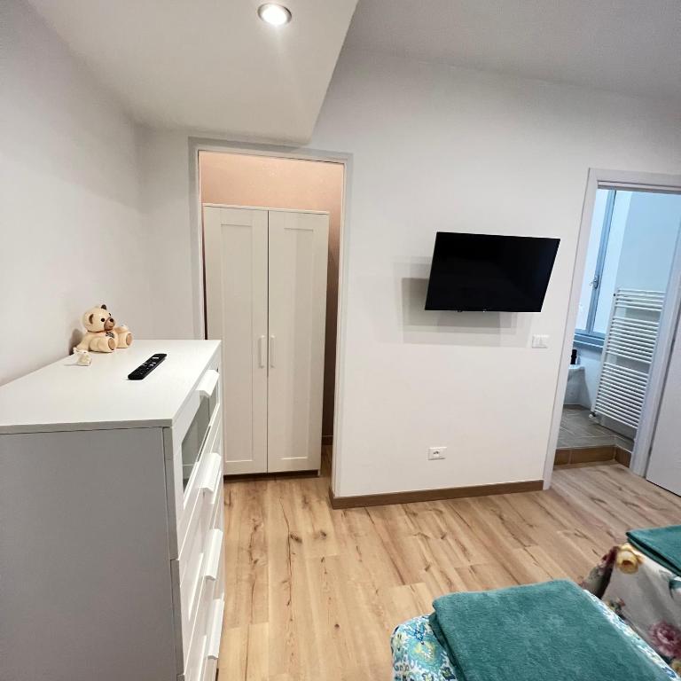 Alla Scalinata del Teatro Rossetti confort suites parcheggio in Viale XX Settembre - Appartamento con 1 Camera da Letto - 29
