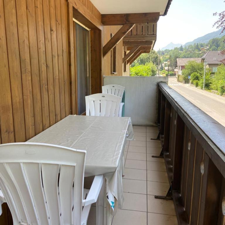 Les Frahans - One-Bedroom Apartment - 21