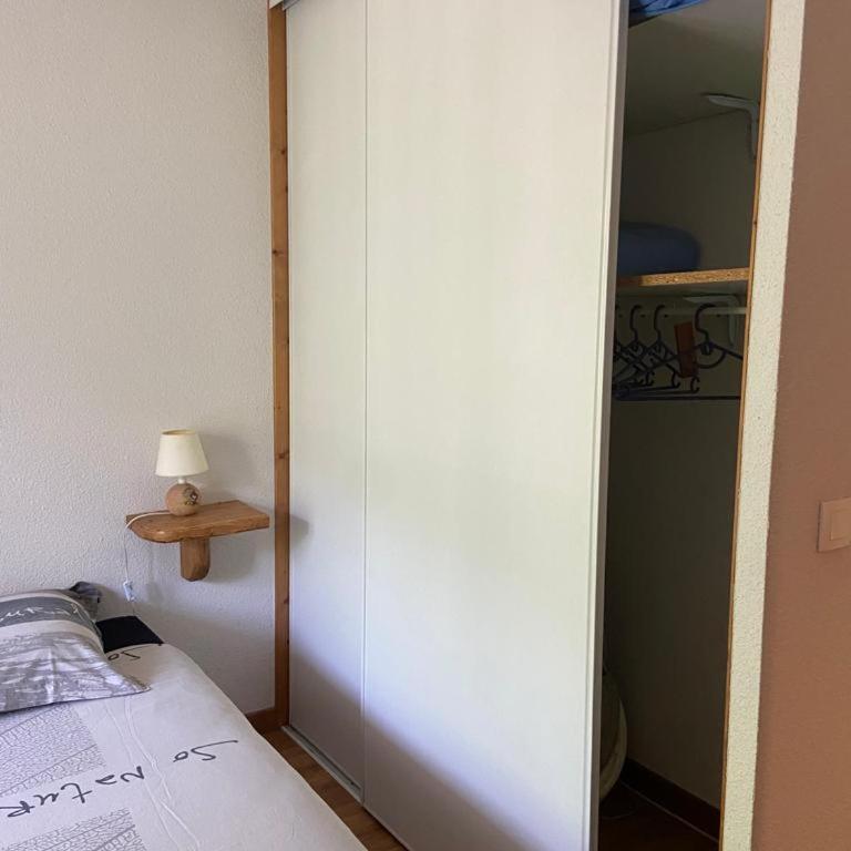 Les Frahans - One-Bedroom Apartment - 14