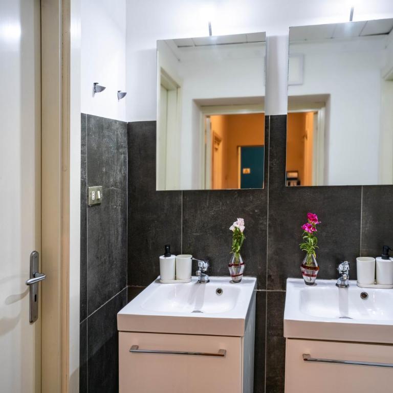Madà B&B - Camera Matrimoniale con Bagno Privato Esterno - 10