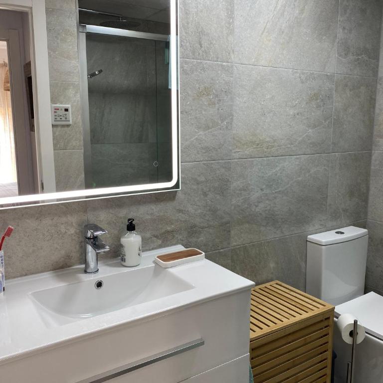 Apartamento en Rota con piscina y parking junto al mar - Two-Bedroom Apartment - 9