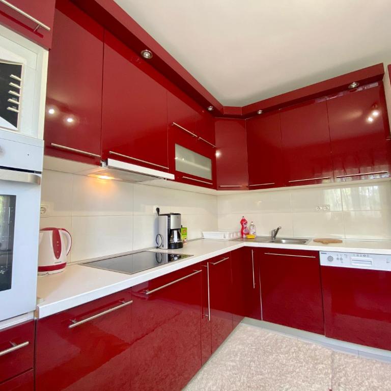 Guest House Ivano - Two-Bedroom Apartment with Balcony - 27