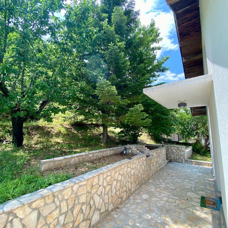 Guest House Ivano - Two-Bedroom Apartment with Balcony - 12