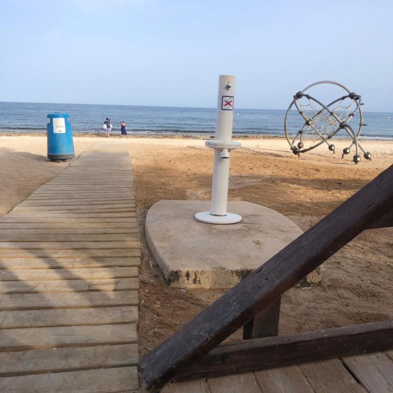 Alojamiento Torrevieja playa frente al mar - Apartamento de 1 dormitorio - 25