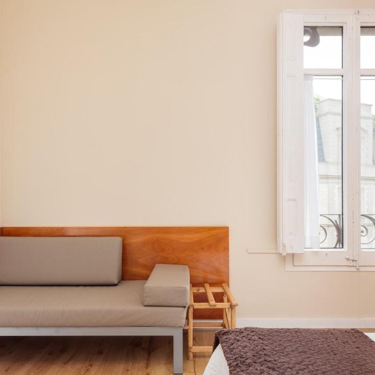 Hostal Oliva - Double Room with City View - 11