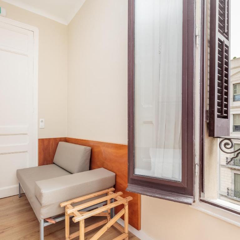 Hostal Oliva - Double Room with City View - 10
