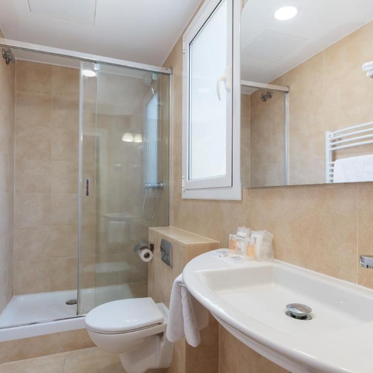 Hostal Oliva - Standard Double Room - 12