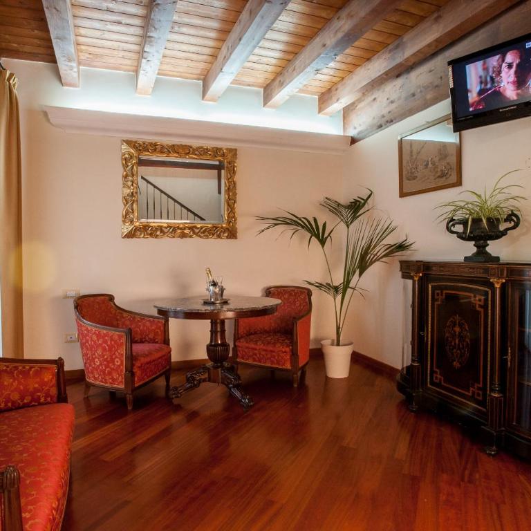 Hotel Flora - Junior Suite - 5
