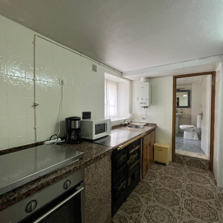 ApartamentosArturo CasaRural Pancarale-Llanes - Six-Bedroom House - 9