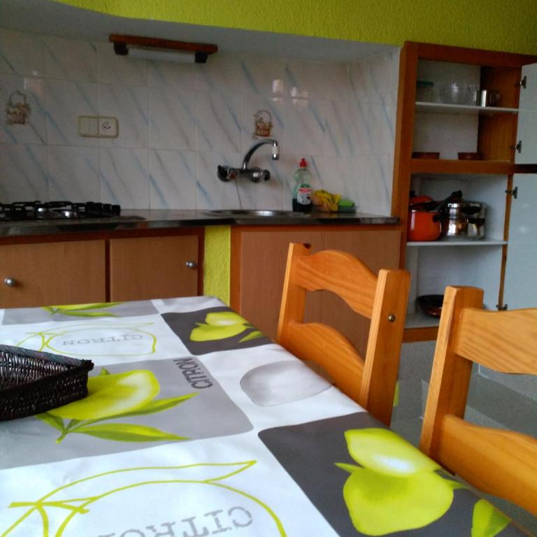 Estudio en La Pineda con piscina - Studio with Sofa Bed - 8