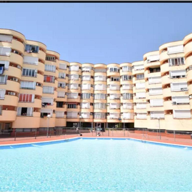 Estudio en La Pineda con piscina - Studio with Sofa Bed - 25