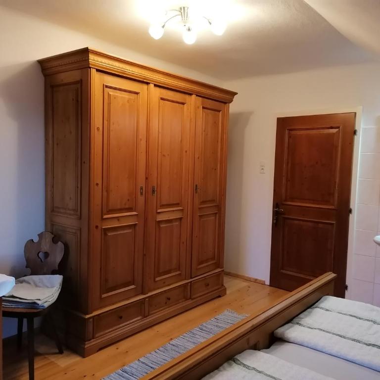 Haus Elisabeth - Vierbettzimmer mit Bad - 4