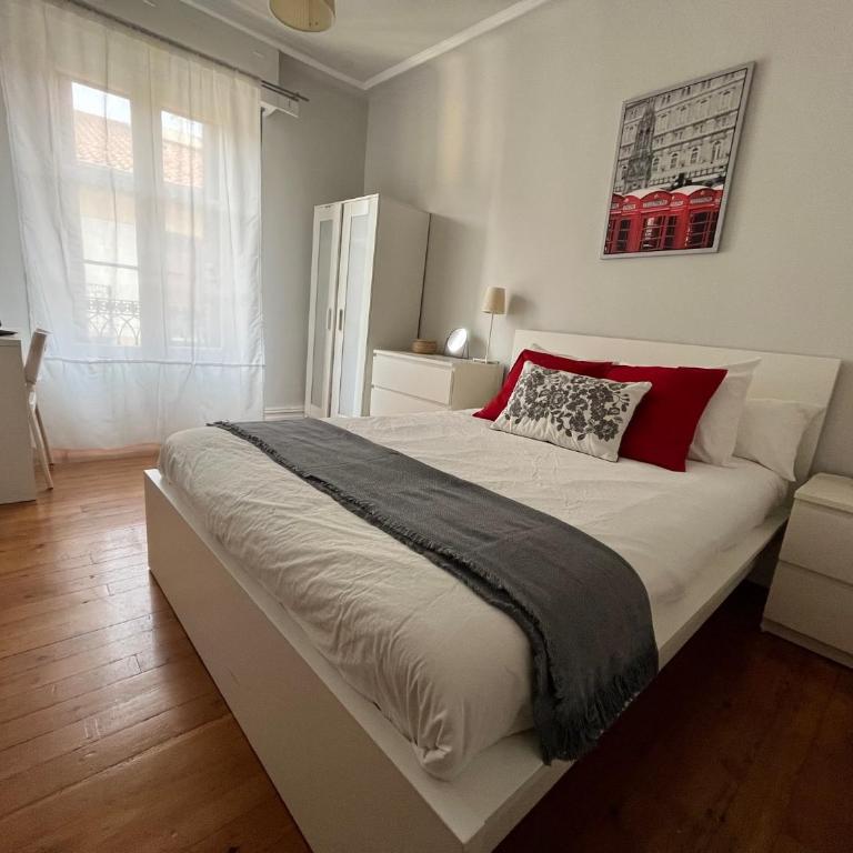 Pensión Matilde - Queen Room with Shared Bathroom - 4