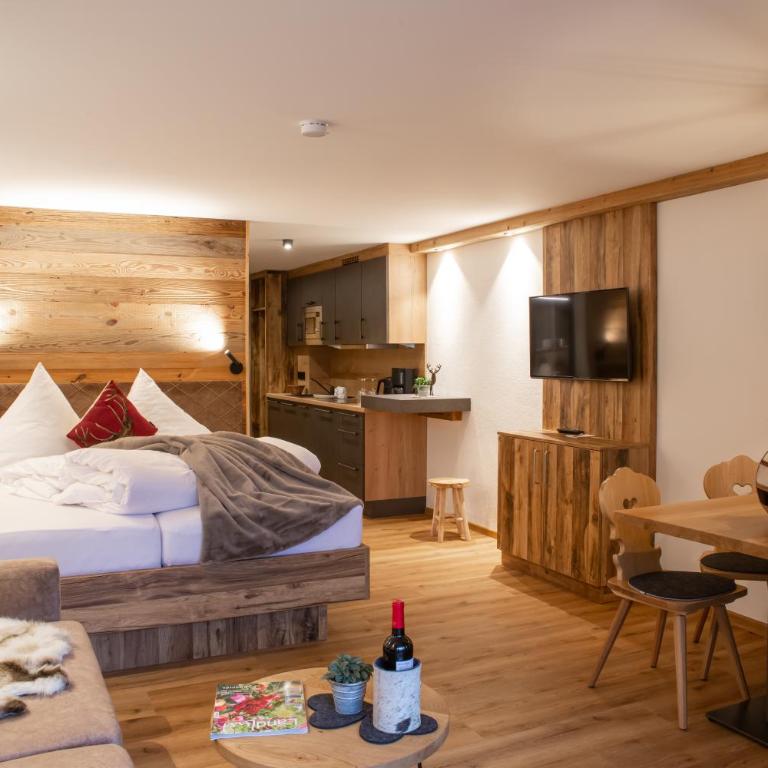 Brunnenhof Oberstdorf - Ferienwohnungen mit Hotel Service - Deluxe Studio - 1