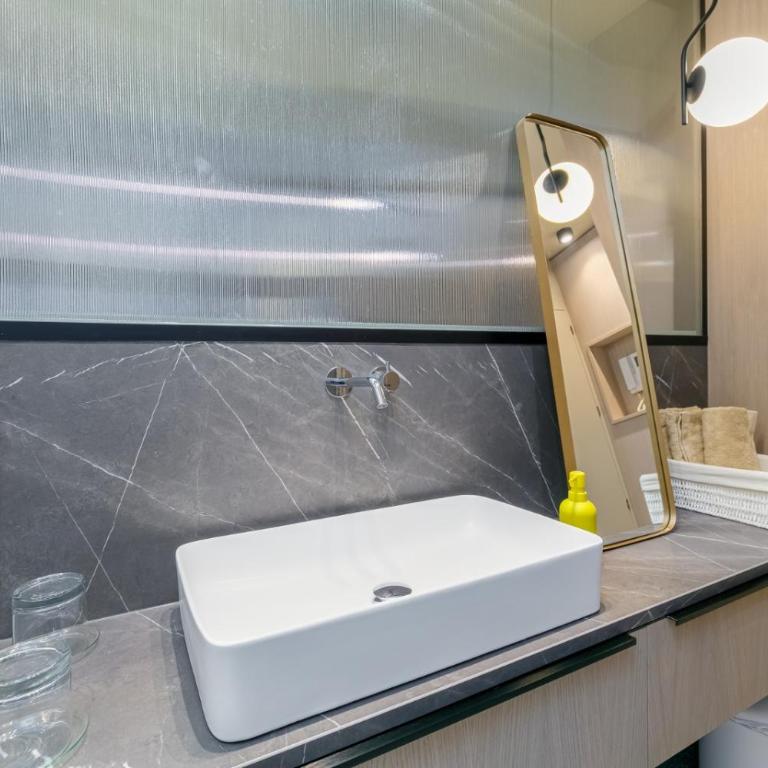 SUITE DE LUJO PUERTA DEL SOL+Parking - Apartamento de 1 dormitorio - 19