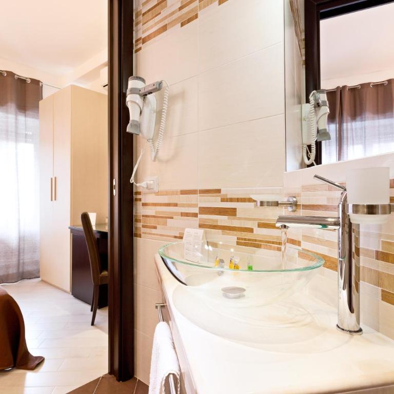 B&B Sol Romae - Camera Matrimoniale con Bagno Privato - 3