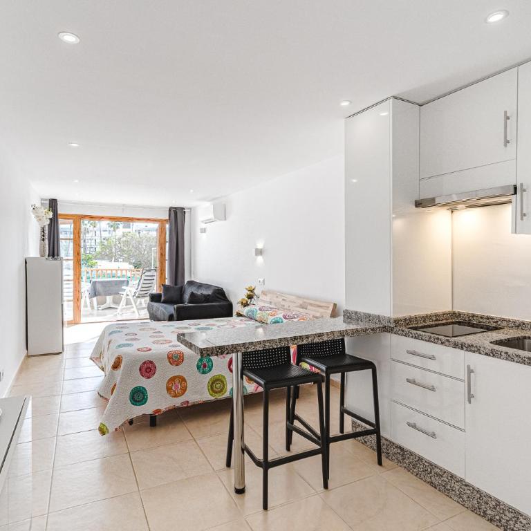 Lovely studio, La Pinta beach, Complex Los Geranios - One-Bedroom Apartment - 5