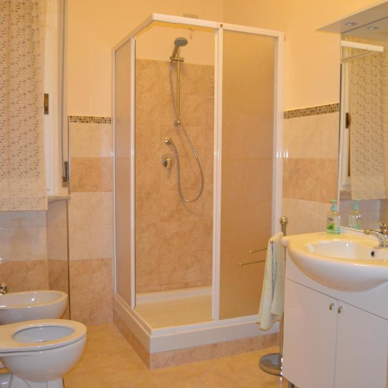 You & Me - Camera Singola con Bagno in Comune - 1