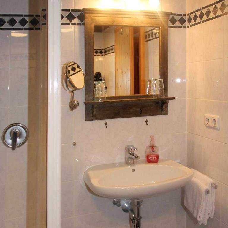 Casa Claudia - die schöne 4-Sterne-Fewo - im Sommer Bergbahntickets inclusive - Apartment - 13