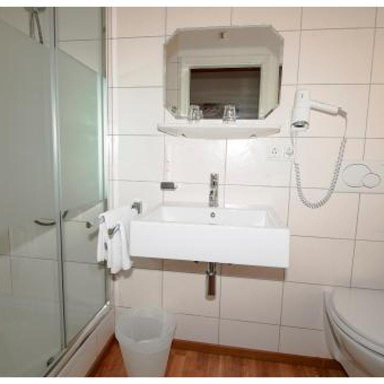 Hotel "Wilder Mann" - Doppelzimmer mit eigenem Bad - 28