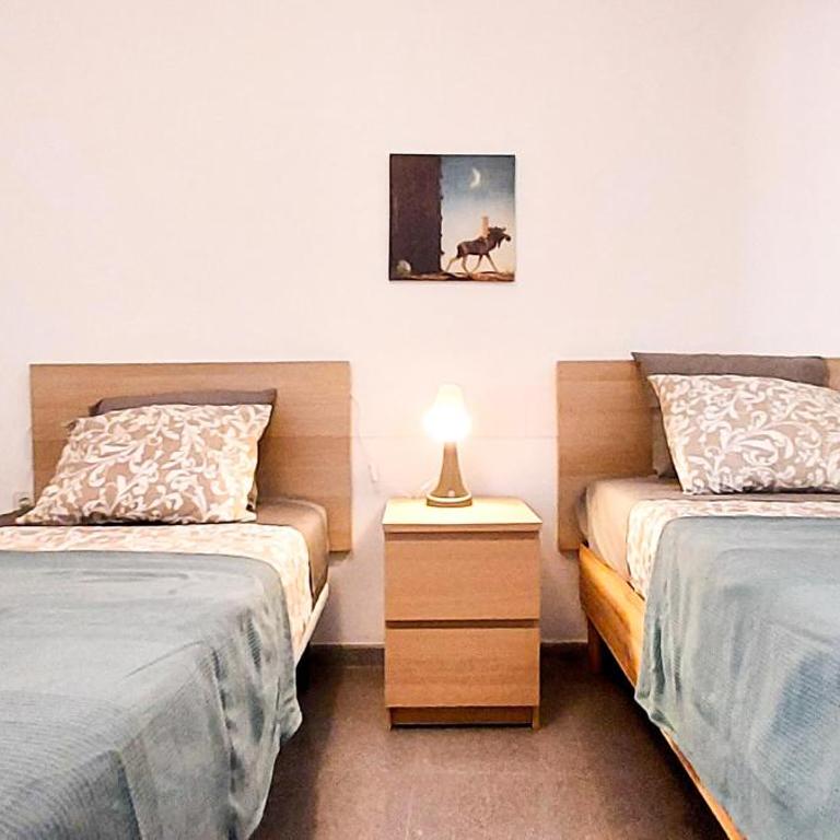 Apartamento MURILLO-PLAZA DE LA MAGDALENA - Three-Bedroom Apartment - 8