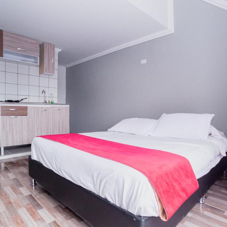 ApartaSuites & Hotel Bogota Suamox - Apartamento con balcón - 7