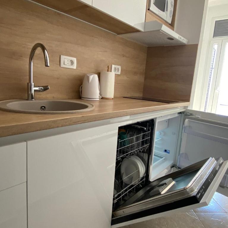 Acacia apartmani Sutomore - Apartman sa Pogledom na More - 20