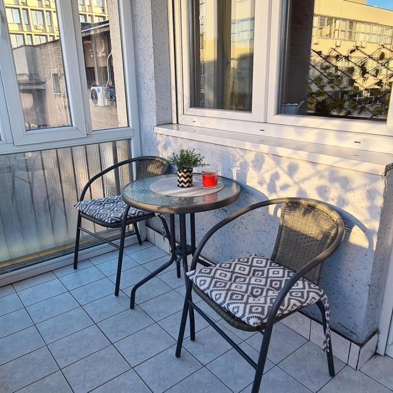 Windows City Apartment - Apartman sa Balkonom - 11