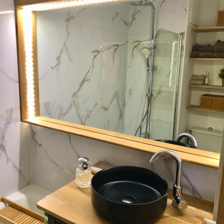 Charme & Calme-TAMARIS- Studio Vue mer - Piscine - Le Petit Olivier sur Mer - Appartement 1 Chambre - 13